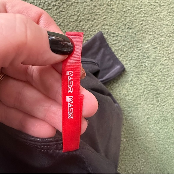 SPANX Shiny Black Leggings - Picture 7 of 9